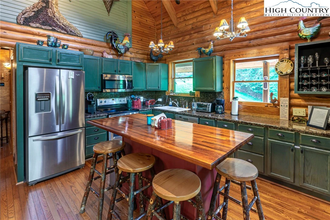 Image number 3 for the current listing