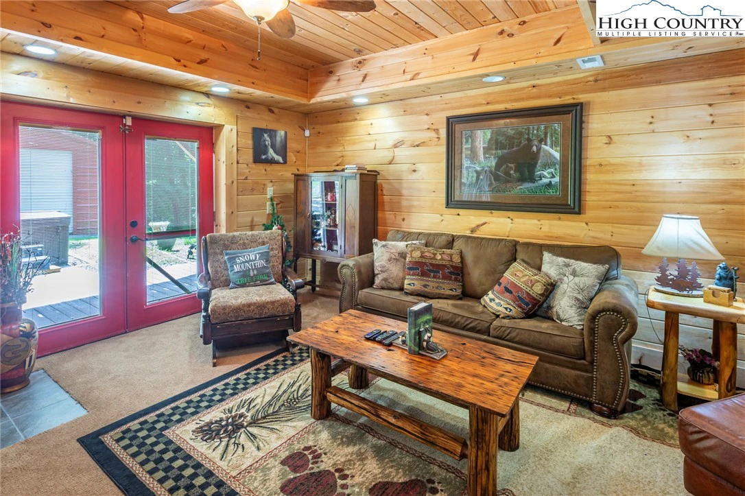 Image number 2 for the current listing