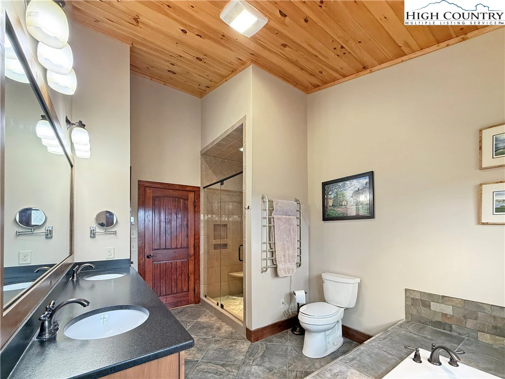 Image number 6 for the current listing