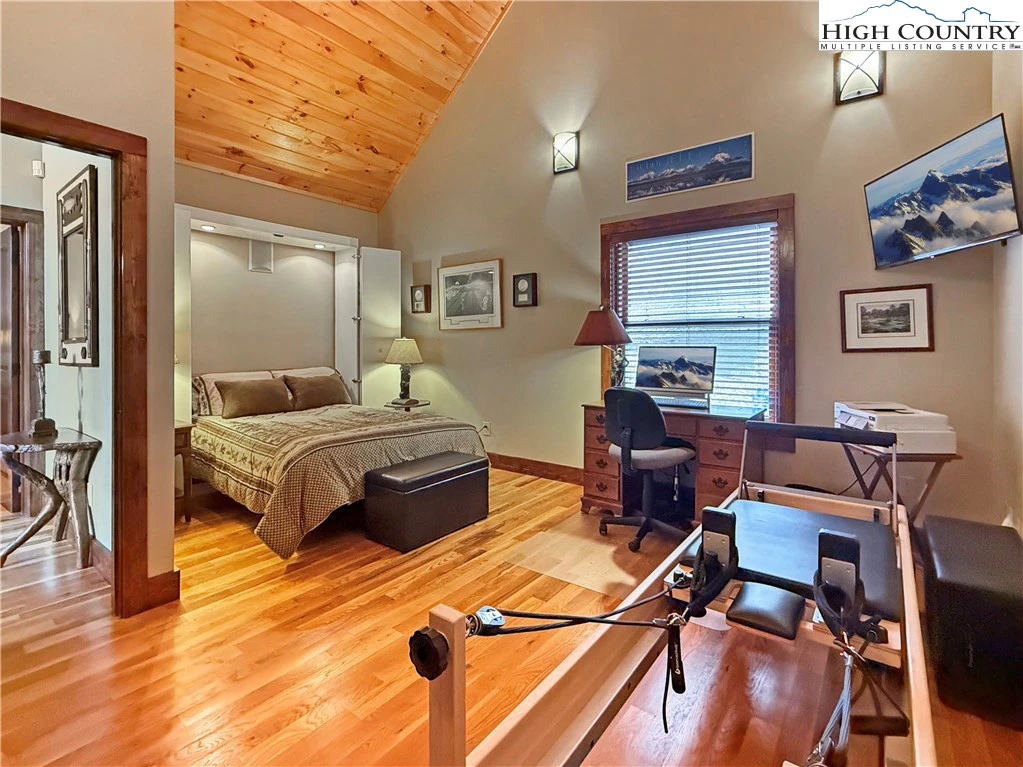 Image number 12 for the current listing