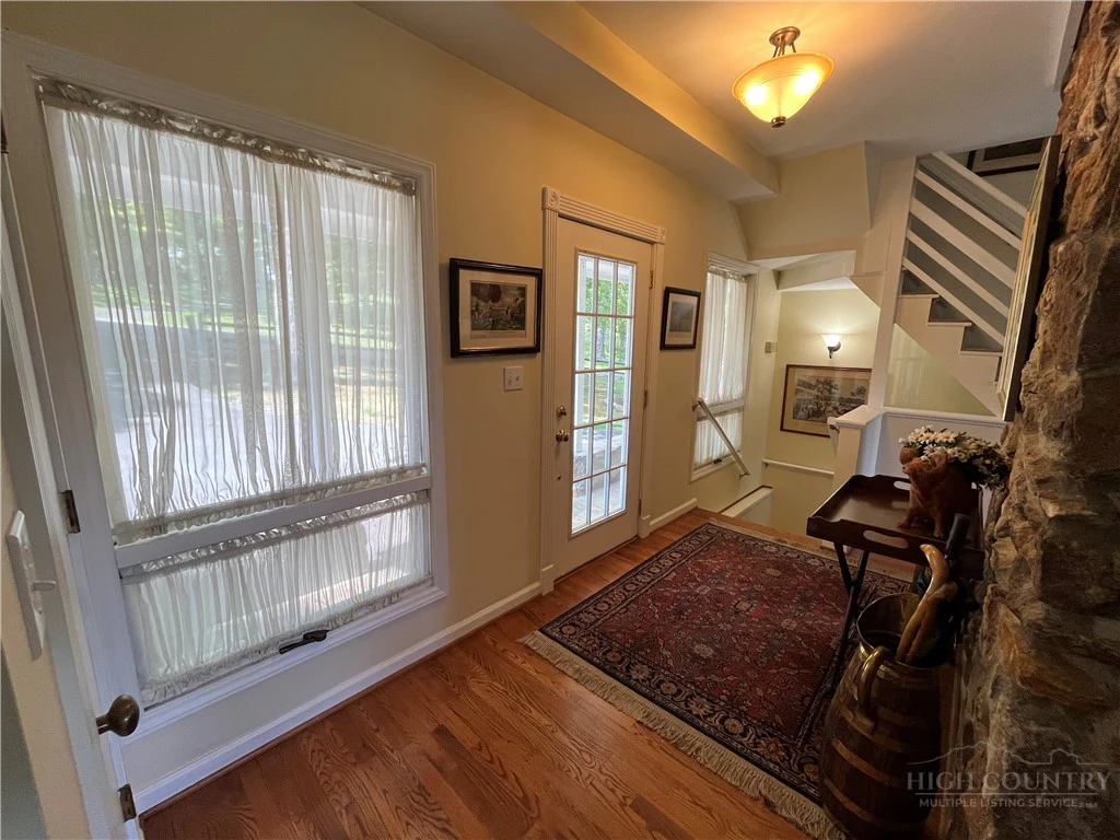 Image number 3 for the current listing