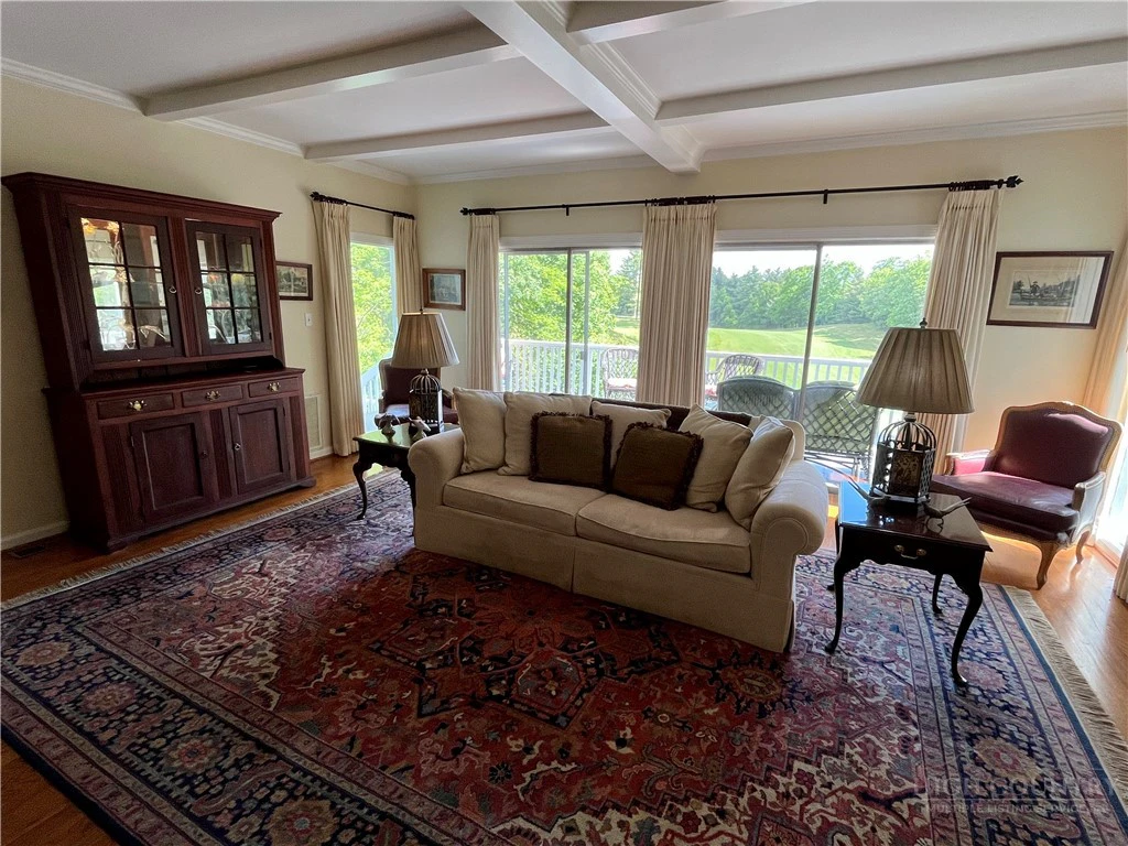 Image number 5 for the current listing