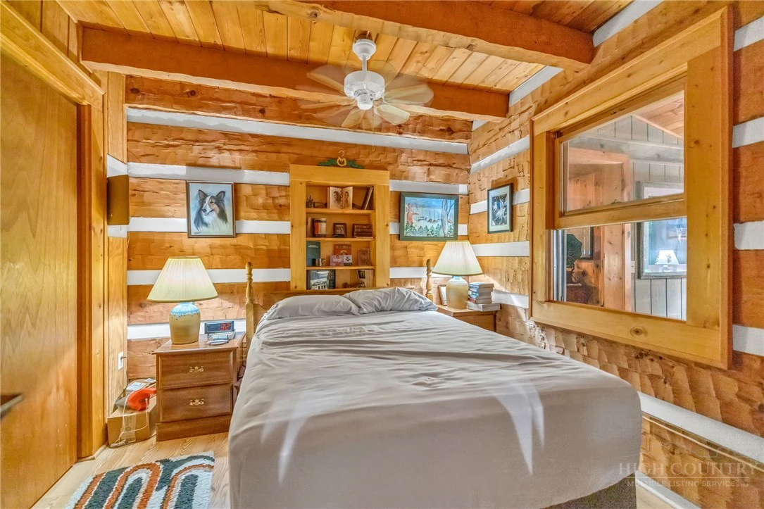 Image number 21 for the current listing