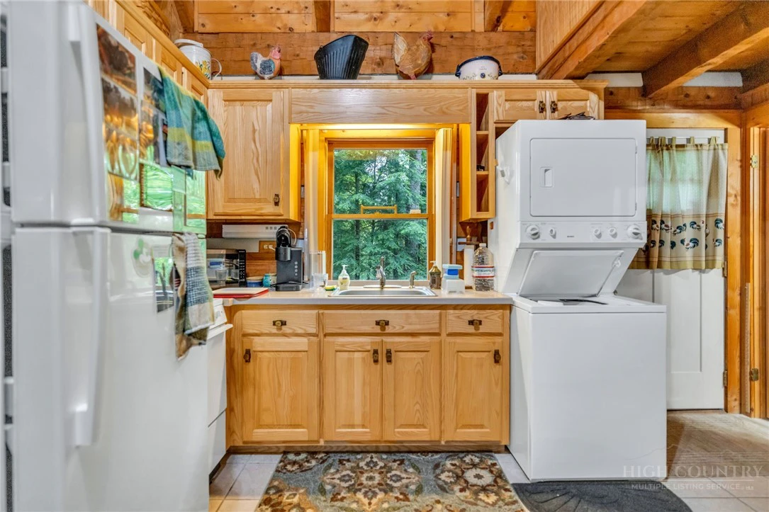 Image number 14 for the current listing