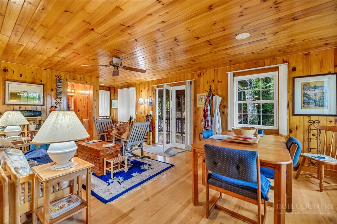 Image number 9 for the current listing