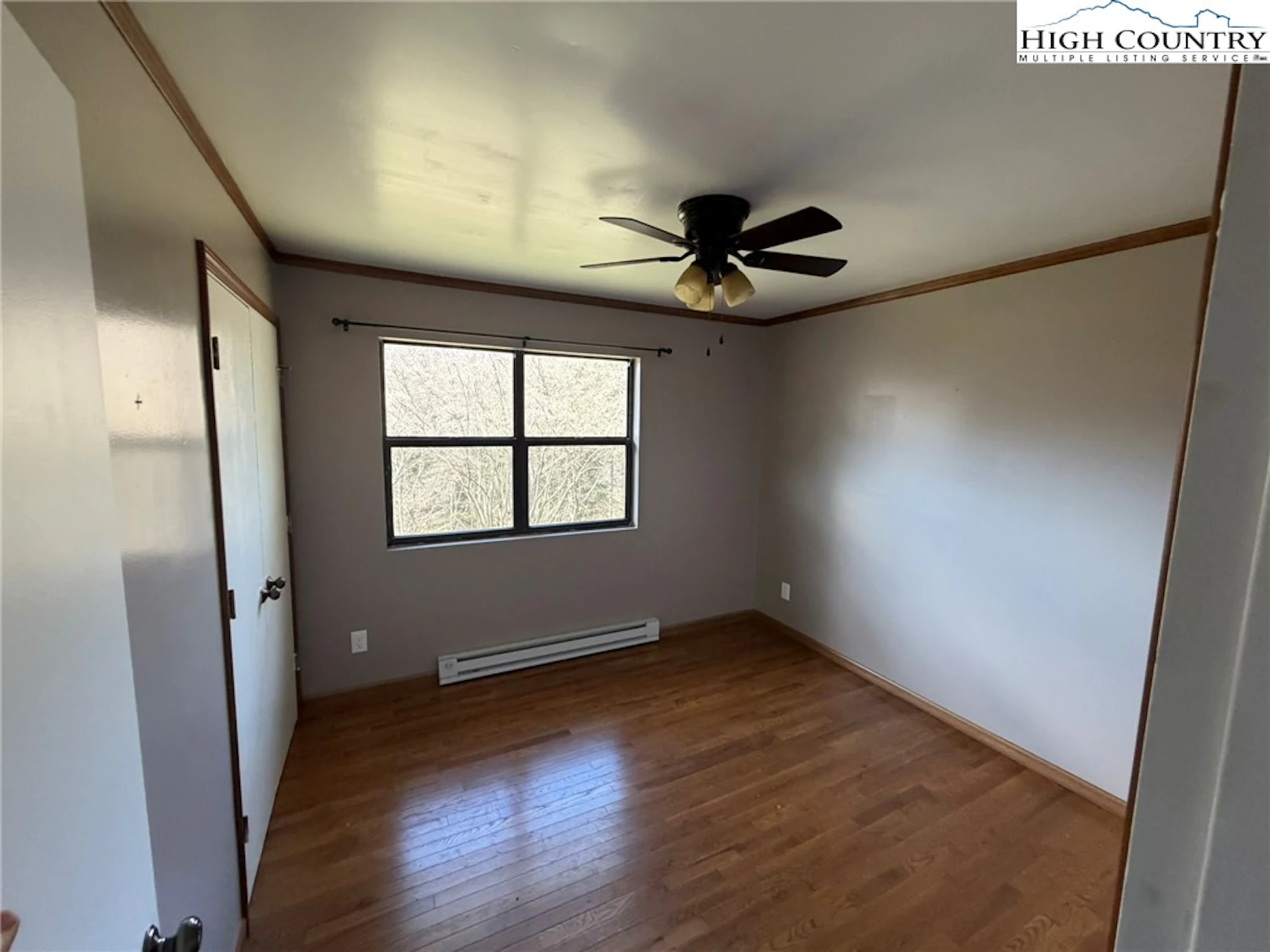 Image number 12 for the current listing