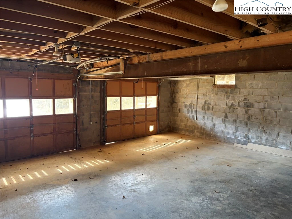 Image number 7 for the current listing