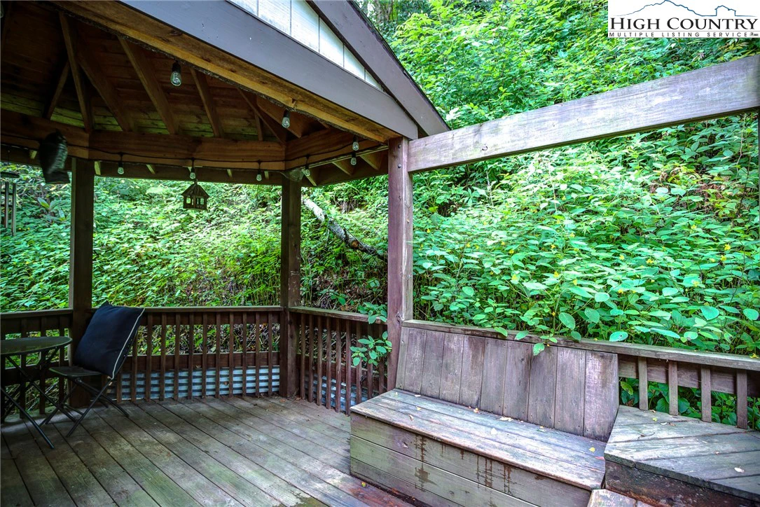 Image number 5 for the current listing