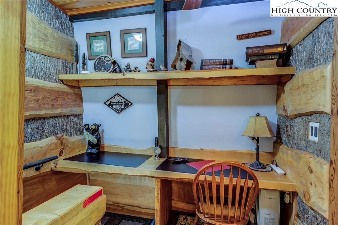 Image number 15 for the current listing