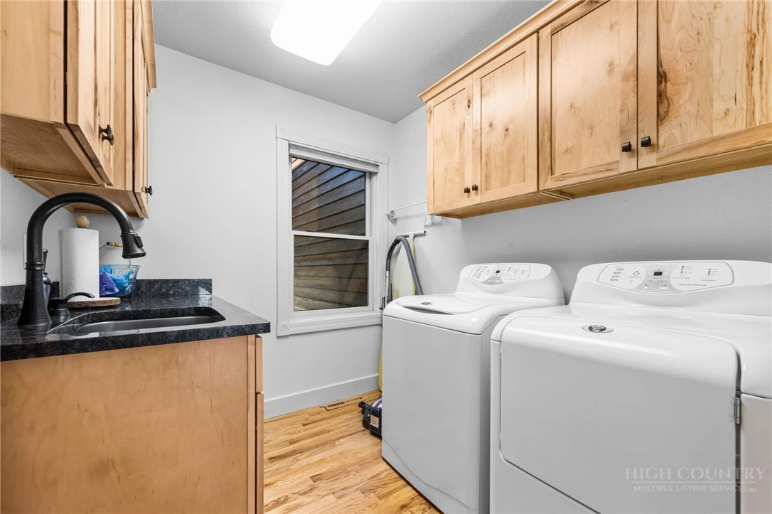 Image number 5 for the current listing