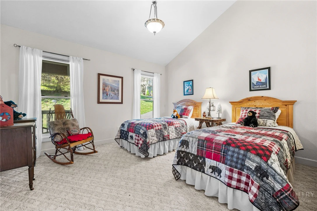 Image number 6 for the current listing