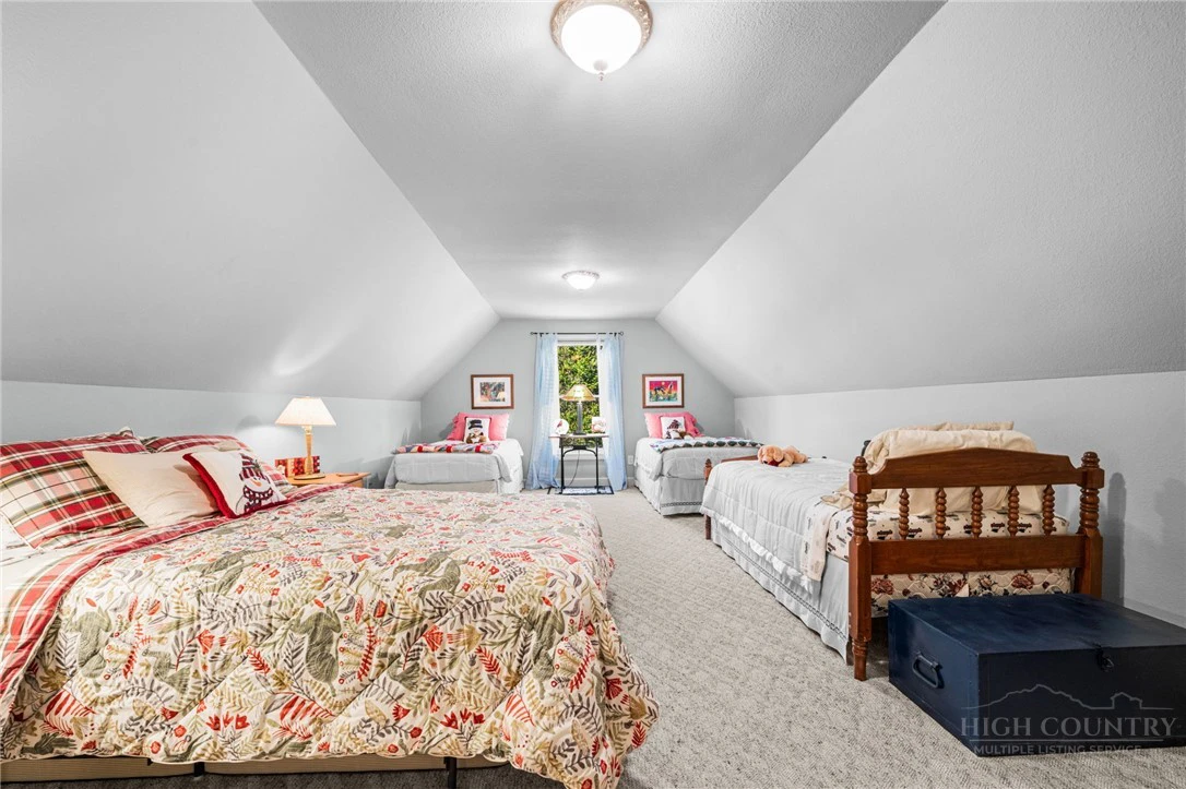 Image number 10 for the current listing