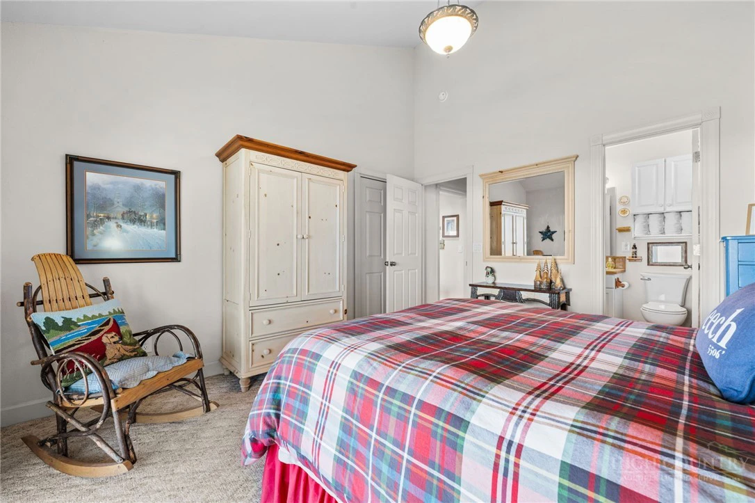 Image number 8 for the current listing