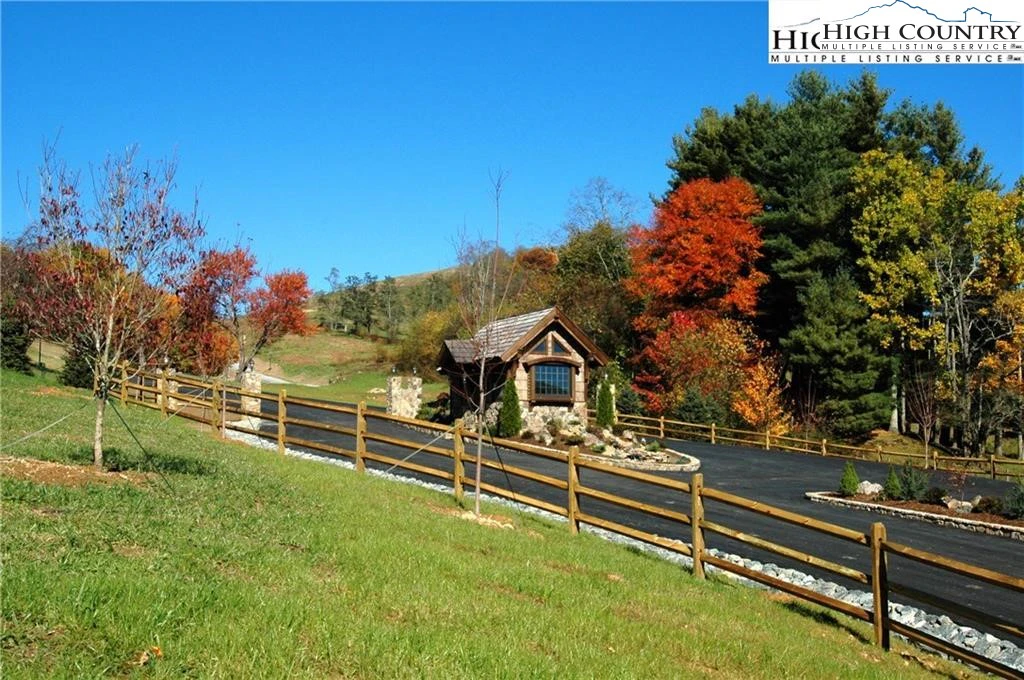 Image number 9 for the current listing