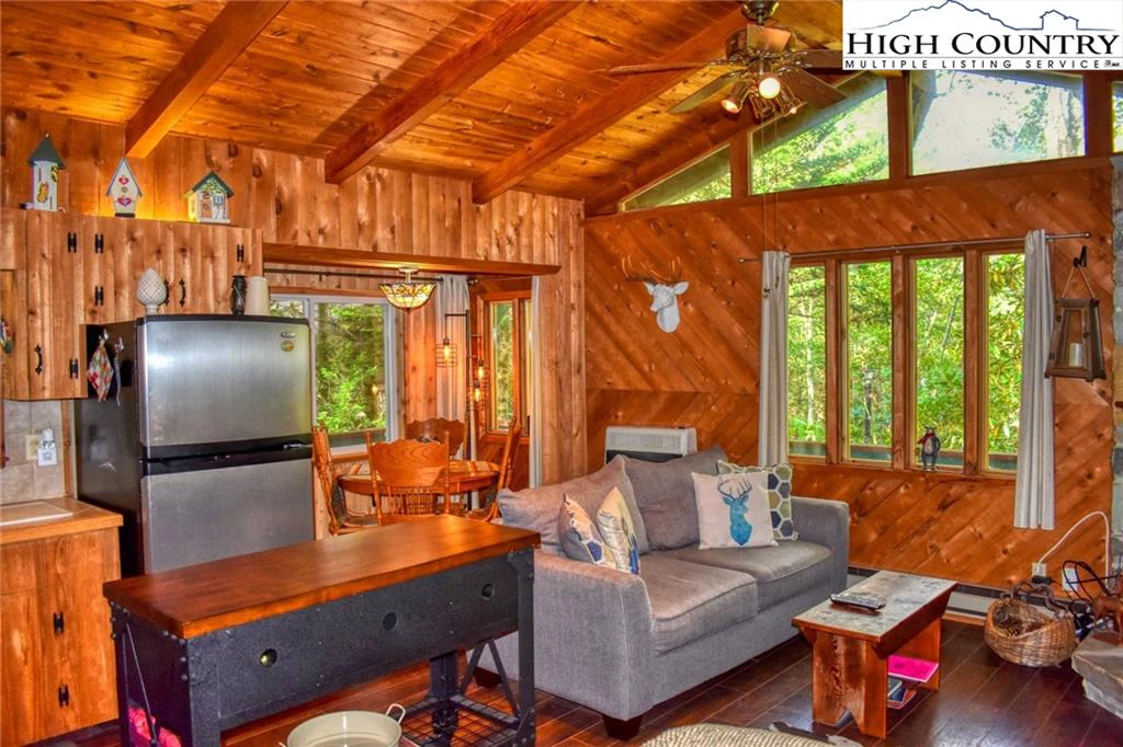 Image number 21 for the current listing
