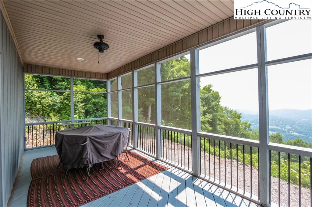 Image number 3 for the current listing