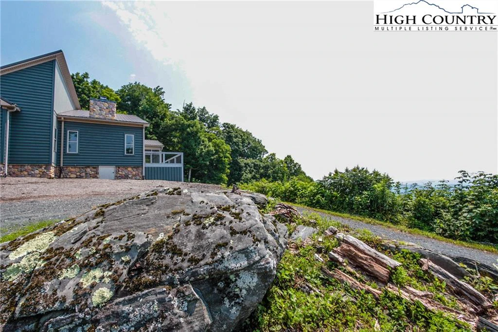 Image number 12 for the current listing