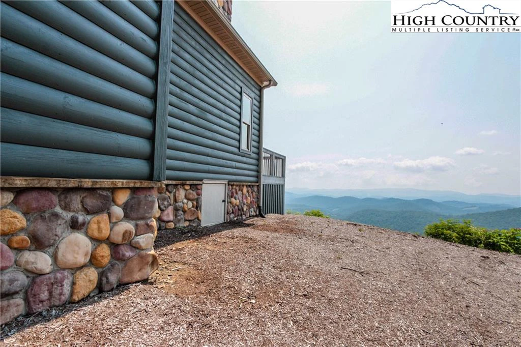 Image number 2 for the current listing