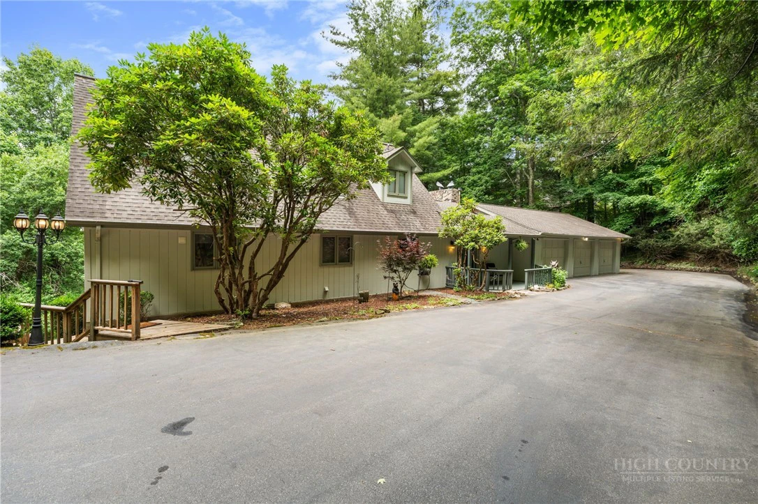 Image number 2 for the current listing