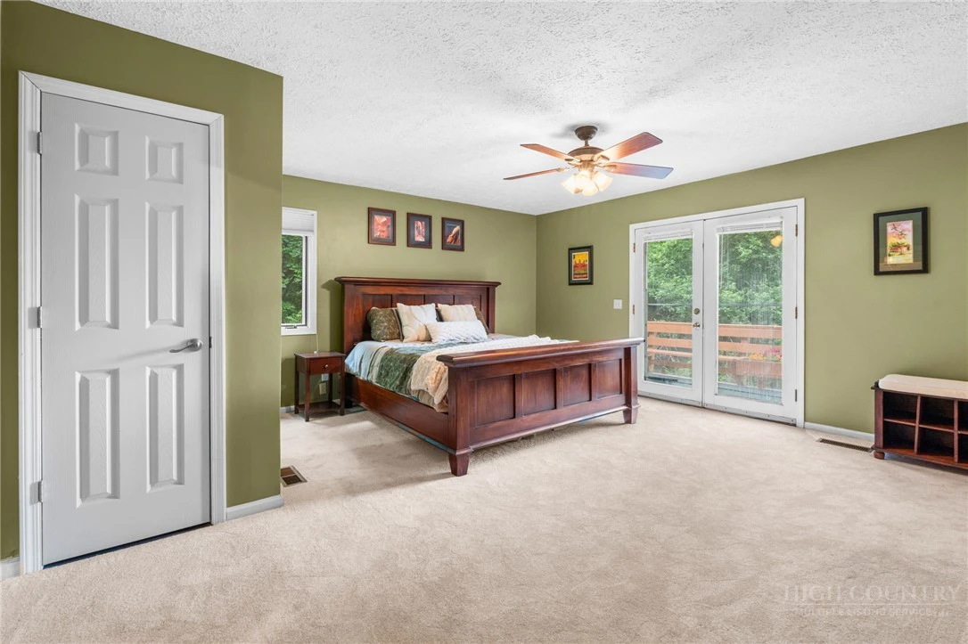 Image number 16 for the current listing