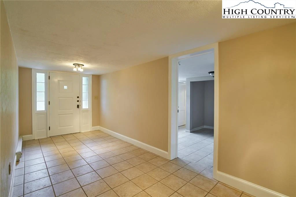 Image number 6 for the current listing