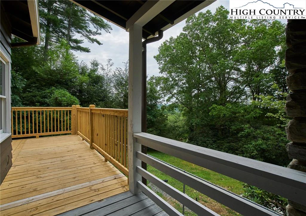 Image number 14 for the current listing