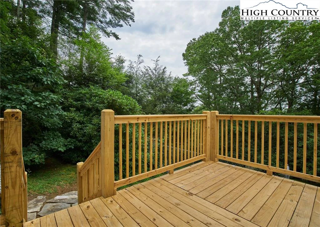 Image number 15 for the current listing