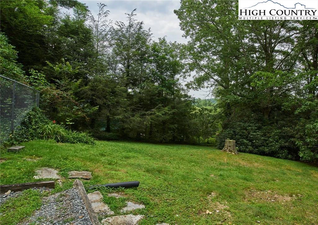 Image number 17 for the current listing