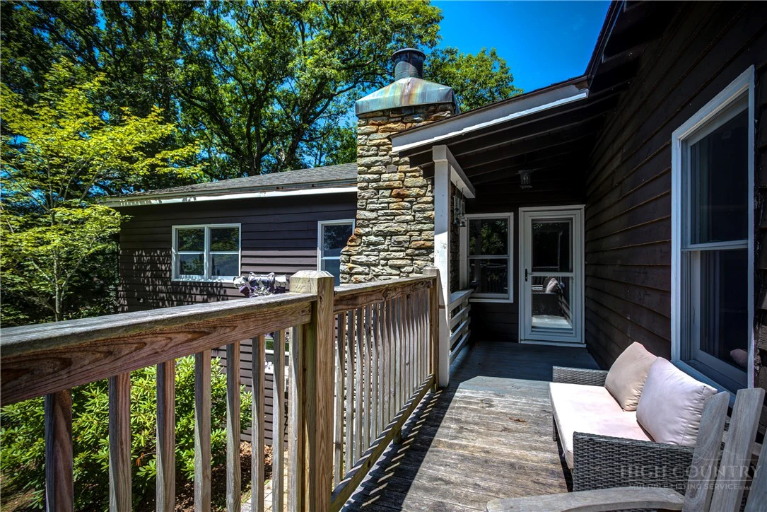 Image number 8 for the current listing