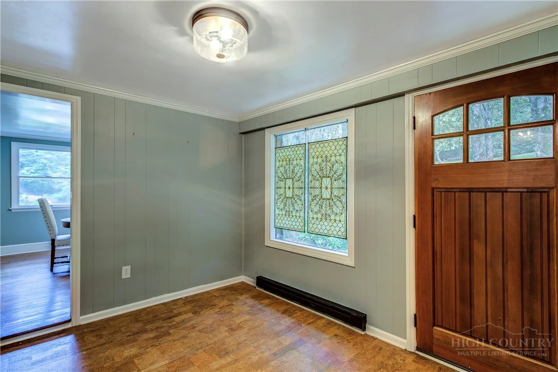 Image number 11 for the current listing