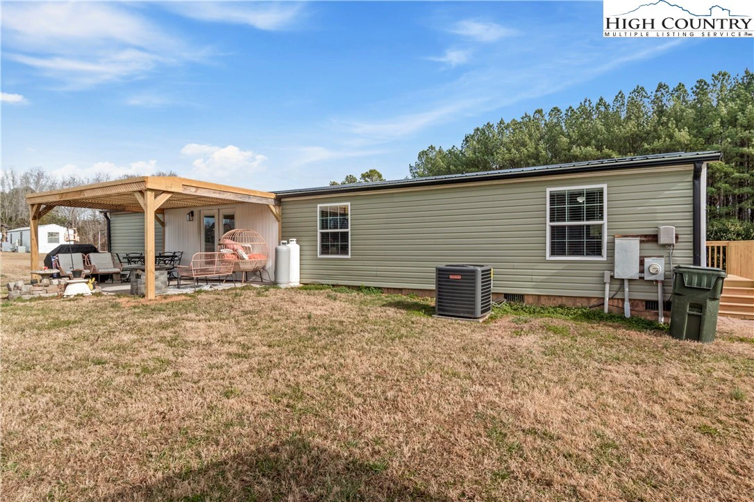 Image number 17 for the current listing