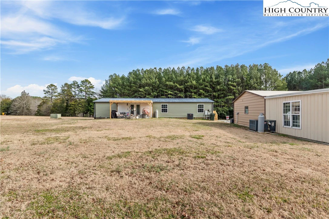 Image number 19 for the current listing