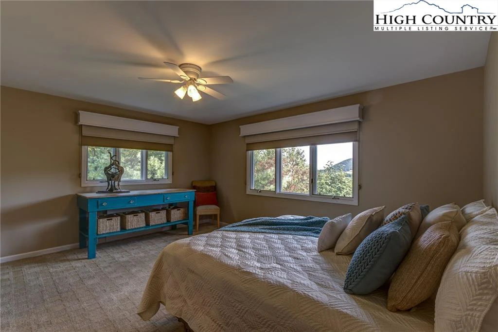 Image number 6 for the current listing