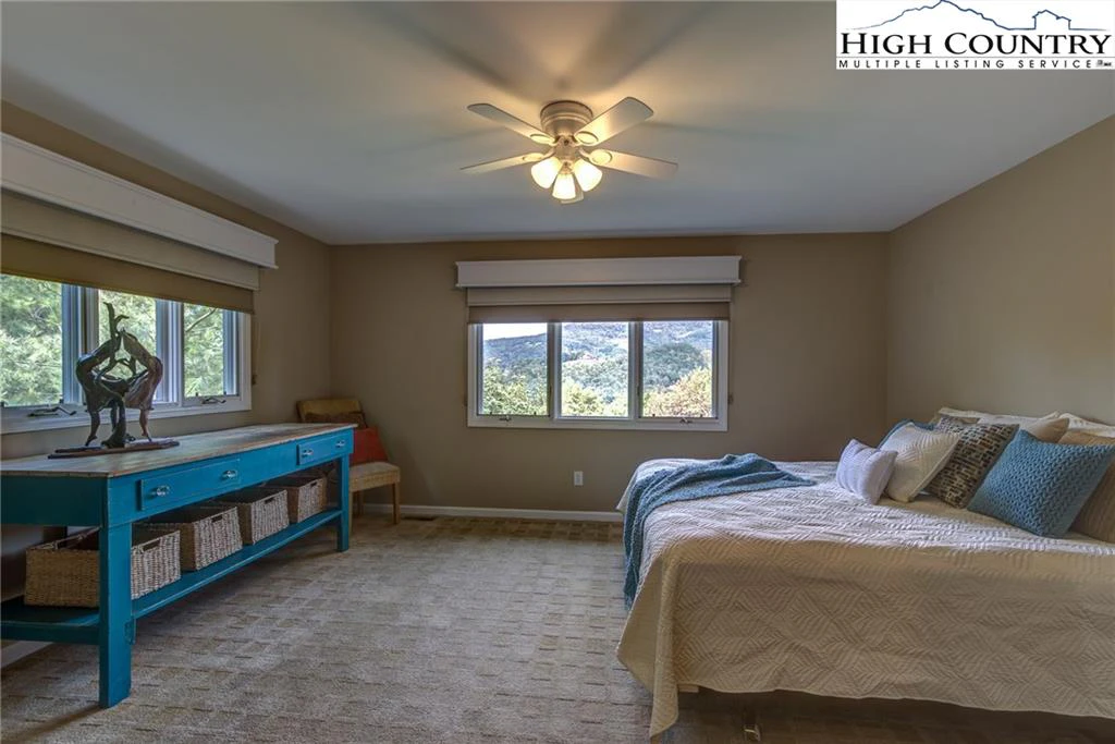Image number 7 for the current listing