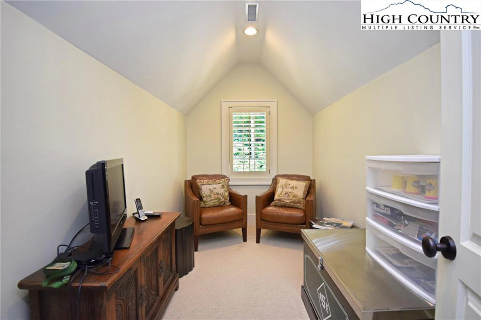 Image number 5 for the current listing