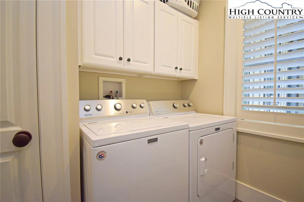 Image number 13 for the current listing