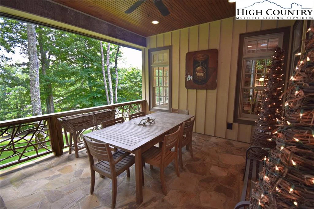 Image number 20 for the current listing