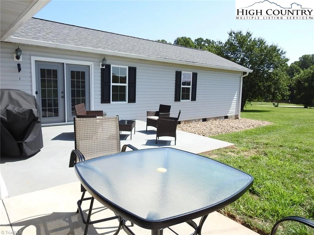 Image number 11 for the current listing