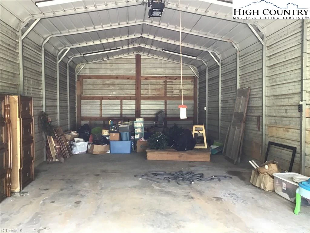 Image number 14 for the current listing