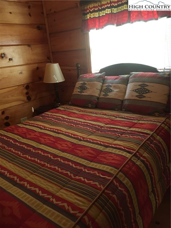 Image number 7 for the current listing