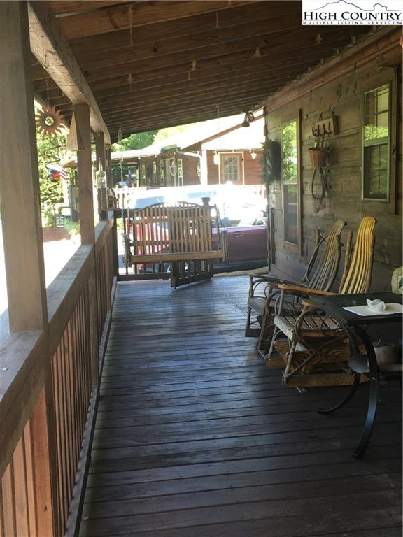 Image number 14 for the current listing