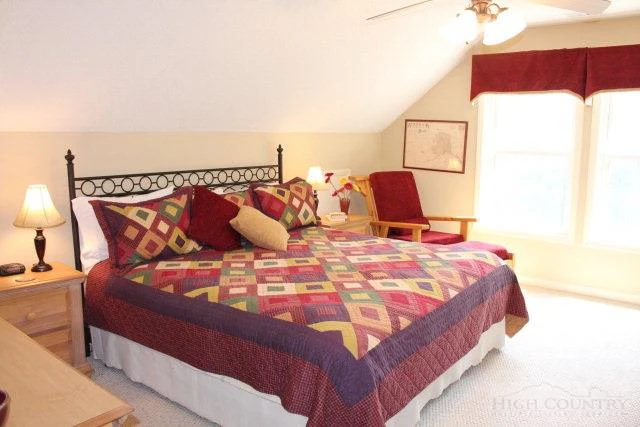 Image number 21 for the current listing