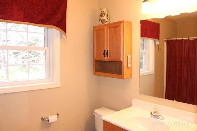 Image number 18 for the current listing