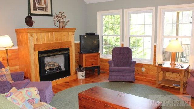 Image number 7 for the current listing