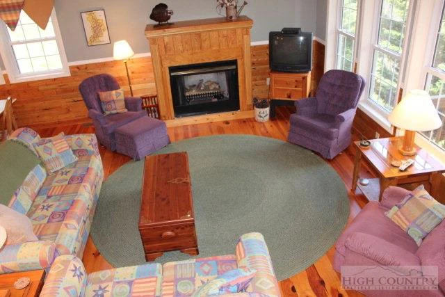 Image number 6 for the current listing