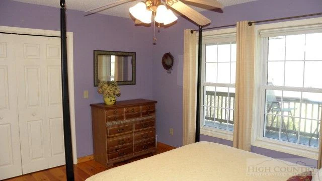 Image number 27 for the current listing