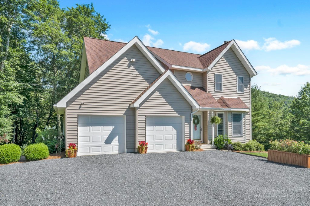 Image number 1 for the current listing