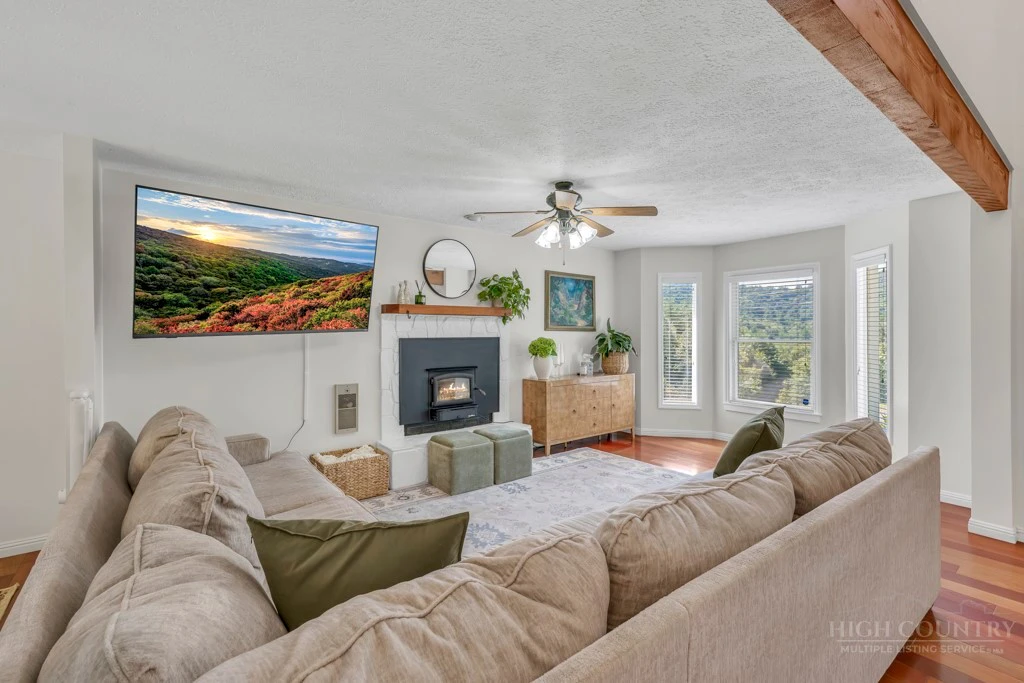 Image number 5 for the current listing