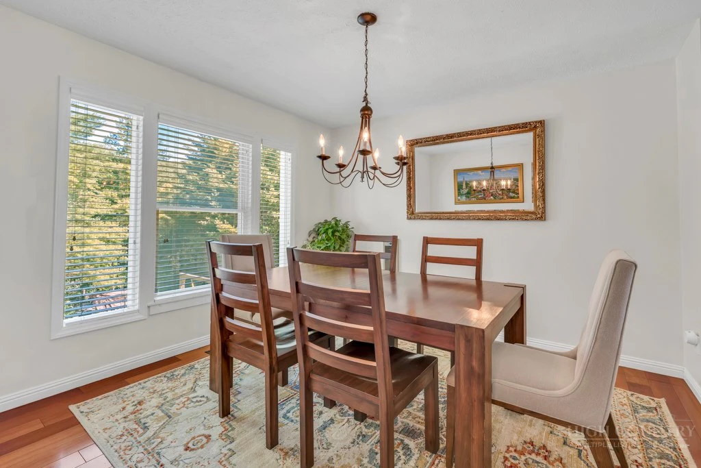 Image number 6 for the current listing