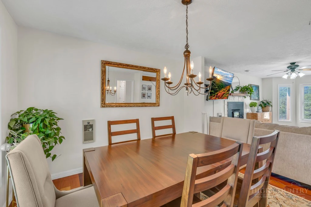 Image number 7 for the current listing